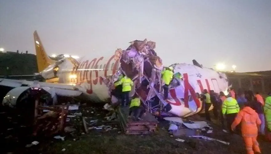 Sabiha Gökçen'de pistten çıkan uçaktan ilk görüntüler 17