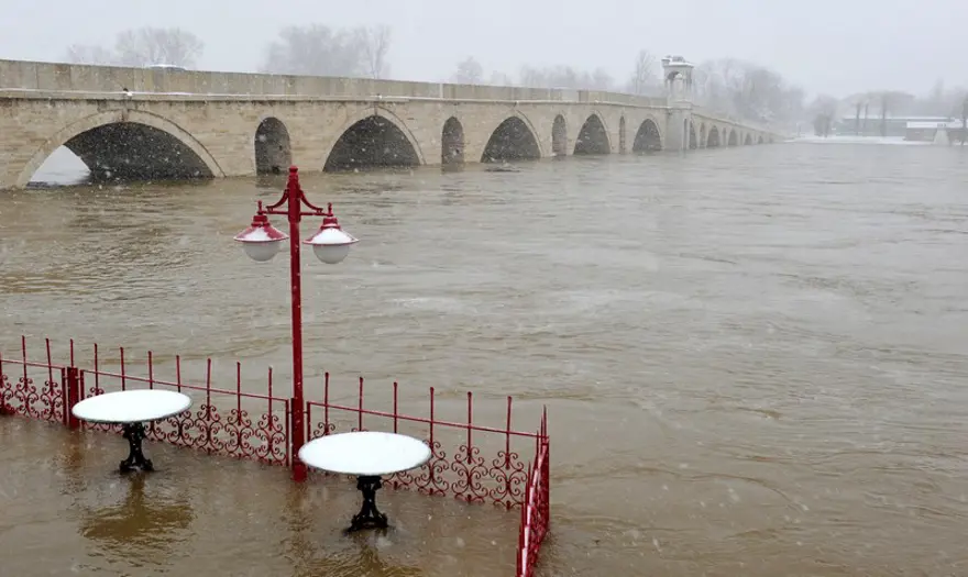 İstanbul'da kar yüzünü gösterdi 17