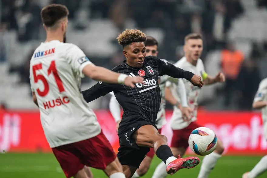 Beşiktaş'a evinde büyük sürpriz: Gaziantep FK, Dolmabahçe'de 1-0'dan geri dönerek kazandı 10