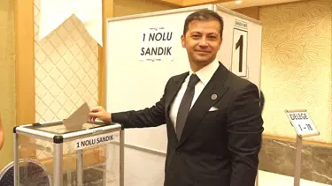 Kürek Federasyonu'nda Erhan Ertürk yeniden başkan seçildi