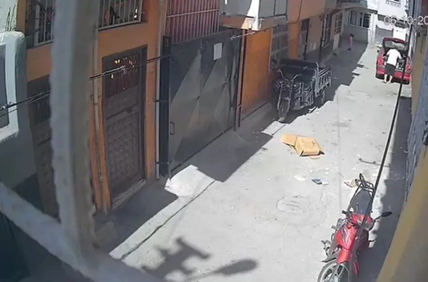 Sokakta üzerine karton örten çocuk ölümden döndü 2 Sokakta üzerine karton örten çocuk ölümden döndü 2