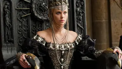 Charlize Theron'ın Nolan filmindeki rolü açıklandı