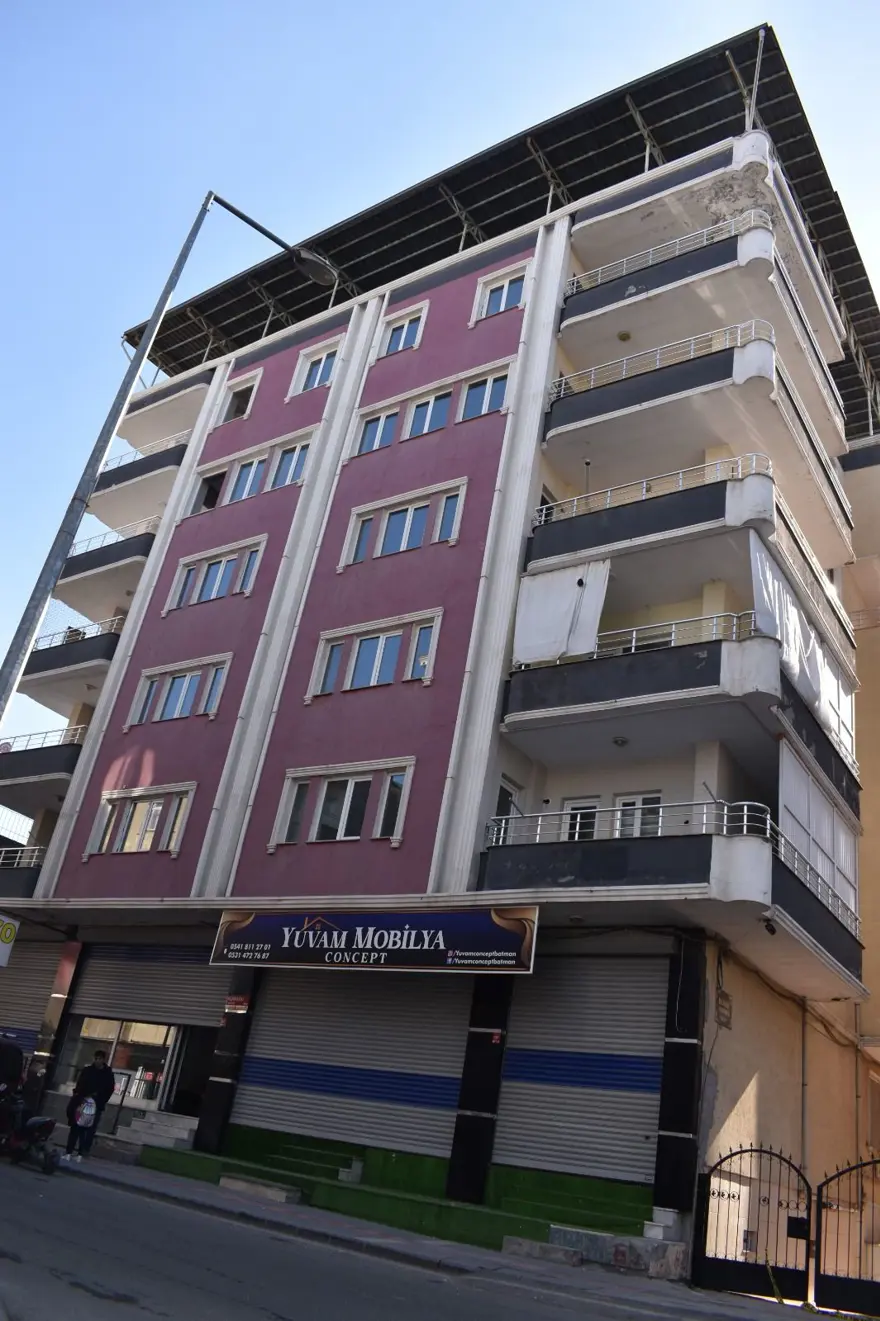 Patlayan bina kolonundan tuğla çıktı: "İnsan hayatı bu kadar mı ucuz" 1