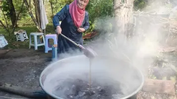 Halk arasında "kokulu üzüm" olarak biliniyor: Kazanlarda kaynatılıp şifa niyetine tüketiliyor