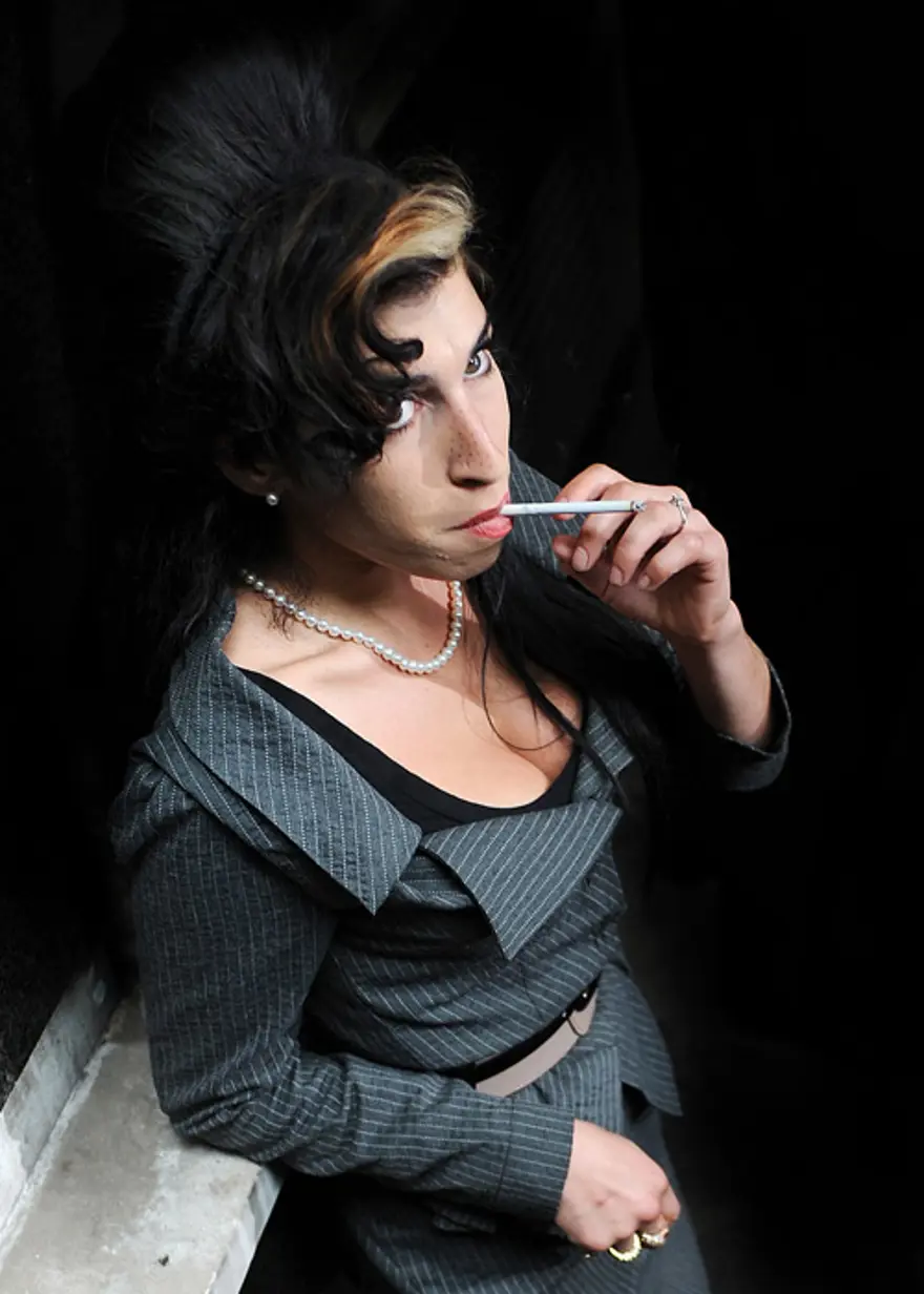 Sigarasız yapamayan ünlüler 1