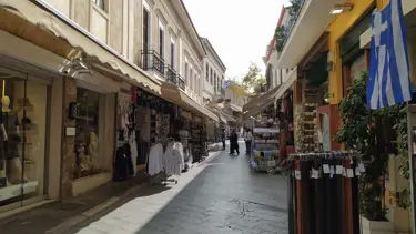 Yunanistan'dan normalleşme adımı: Dükkanlar açılıyor