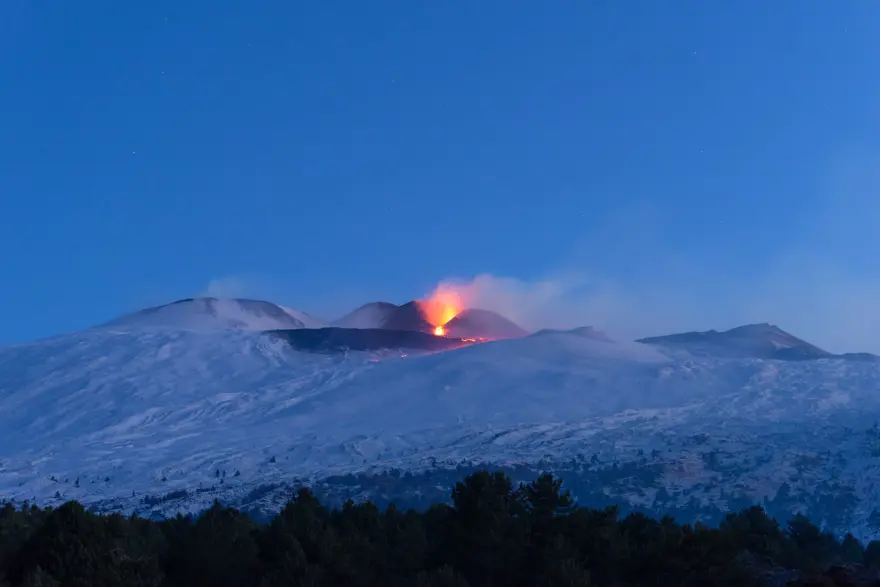 Etna Yanardağı yeniden faaliyete geçti 6