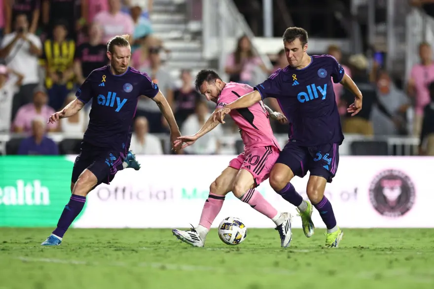 Messi'den hakeme hakaret: Baş belasısın! 9 Messi'den hakeme hakaret: Baş belasısın! 9