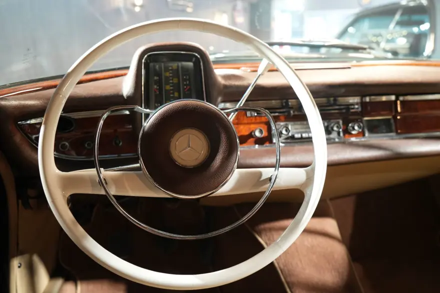 Çocukluk yıllarında başlayan otomobil tutkusunu koleksiyona dönüştürdü: Ünlüler bu araçların peşinde 1