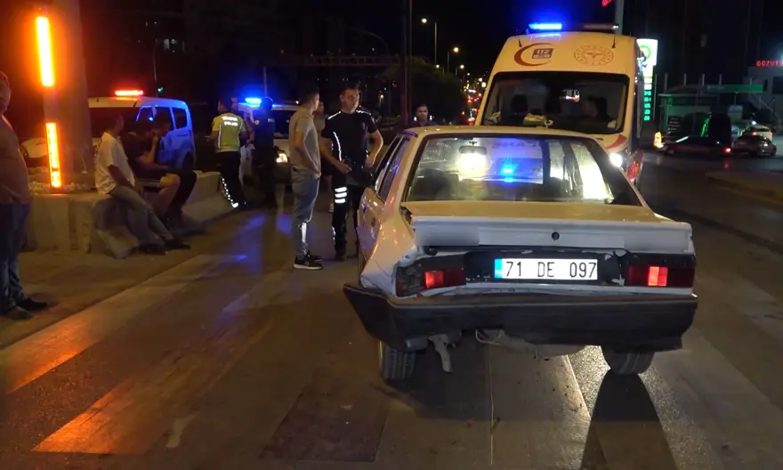 Freni boşalan tanker odasında dinlenen sürücüye çarptı 3