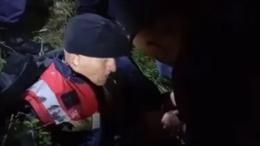 Kayıp yaşlı adam 15 saat sonra ormanda bulundu