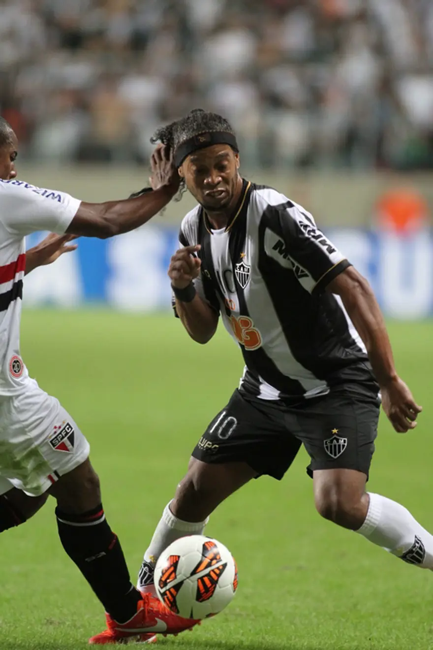 Ronaldinho Aralık'ta kartal 12