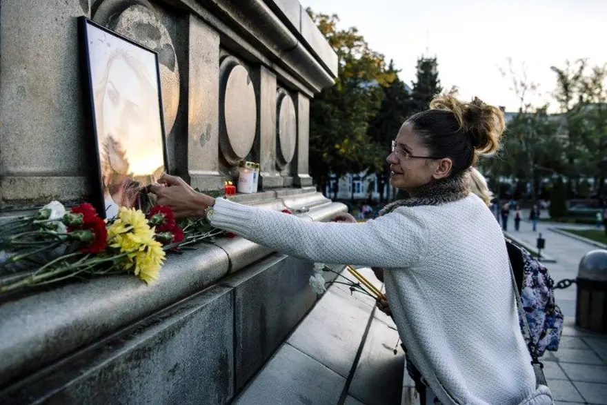 Bulgaristan gazeteci Marinova için yasta 22