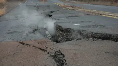 İzmir depremi sonrası araştırma: Sıcak su ve gaz çıkışı tespit edildi