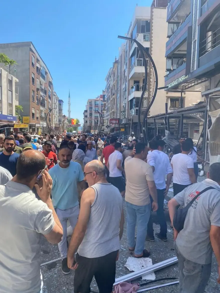 SON DAKİKA HABERİ | İzmir Torbalı’da bir binada patlama: 5ölü, 63 yaralı 12