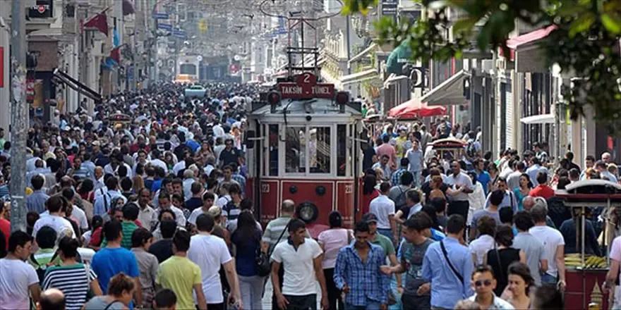 Türkiye’den yurt dışına göç yüzde 62,3 arttı (TÜİK, 2022 yılıUluslararası Göç İstatistikleri’ni açıkladı) 