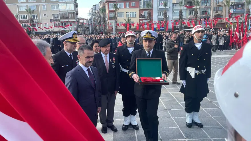 ALTIN MADALYA BAYRAKLA GÖNDERE ÇEKİLDİ 4