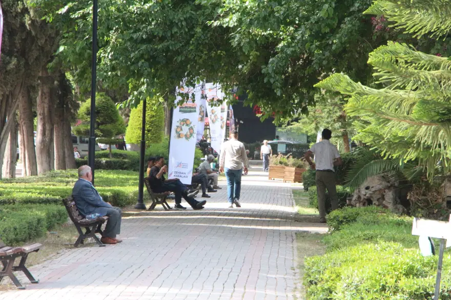 Adana "yanıyor" | Termometreler 42 dereceyi gösterdi 8 Adana "yanıyor" | Termometreler 42 dereceyi gösterdi 8