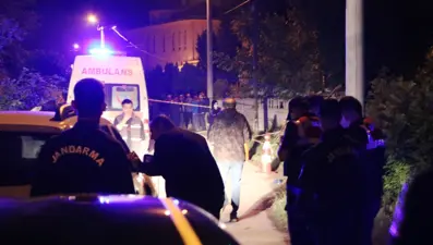 Miras kavgası kanlı bitti! Amcası, yengesi ve kuzenini öldürdü