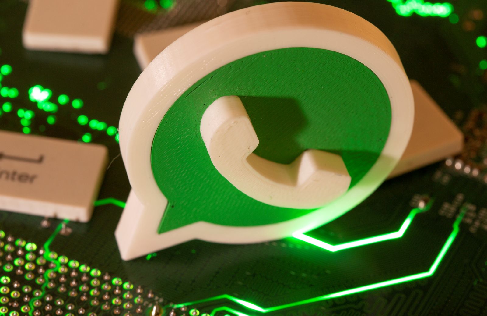 WhatsApp’a yapay zeka arkadaşlar geliyor: Karakter seçilebilecek