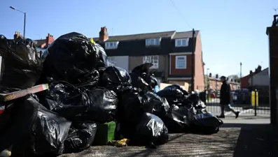 İngiltere'de fare ve çöp krizi sürüyor: Halk sağlığı riski ilan edildi