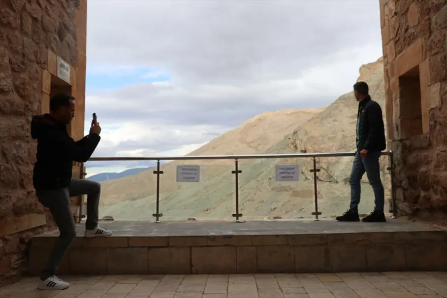 Anadolu'nun eşsiz mimari örneği: İshak Paşa Sarayı 8