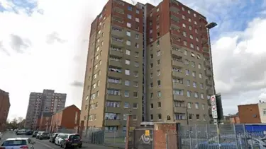 Polisten kaçarken balkondan düştü: 19 yaşındaki genç yaşam mücadelesi veriyor