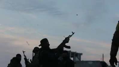 Suriye'de muhalifler, PKK/YPG işgalindeki Deyrizor'a giriyor