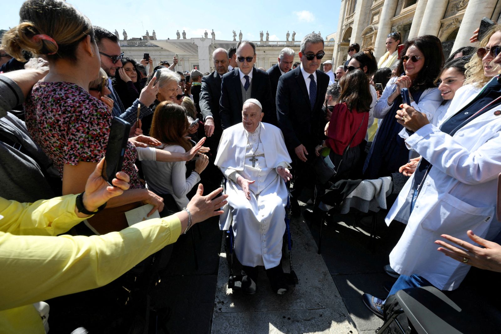 İsrail, Papa Francis için attığı tweeti sildi: "Yanlışlıkla oldu"