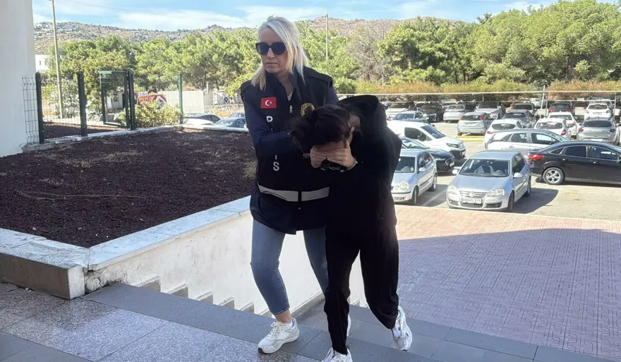 Bodrum'da otel lojmanında dehşet: Havluya sarıp, terasa bıraktı Bodrum'da otel lojmanında dehşet: Havluya sarıp, terasa bıraktı