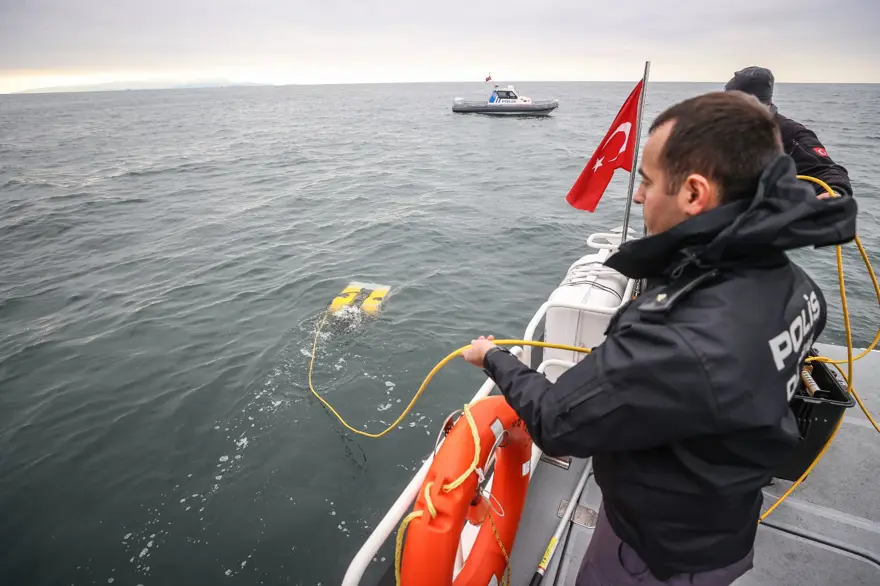 Marmara’da batan gemideki denizciler aranıyor: Savcılık HTSkayıtlarını istedi; telefon görüşmeleri incelenecek 11