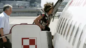 Polonya liderinin uçağı düştü: 97 ölü