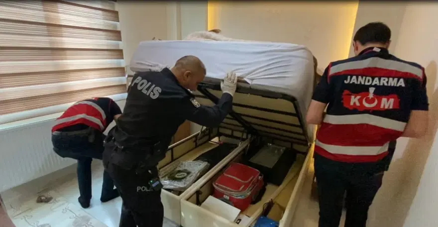 Tahliye vaadiyle dolandırıcılık çetesine operasyonda 1’iavukat 9 tutuklama Tahliye vaadiyle dolandırıcılık çetesine operasyonda 1’iavukat 9 tutuklama