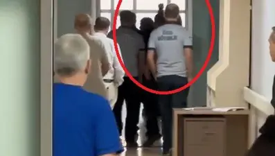 Ölüm haberini alınca sağlık personeline saldırdılar! Diyarbakır'da hastaneyi birbirine kattılar
