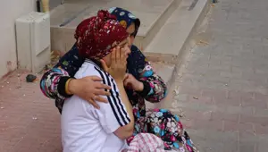 Evdeki hırsızı kadının çığlıkları yakalattı (O anlar kamerada)