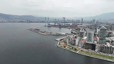 İzmir Körfezi'nde pis koku çilesi: Sahilde yürüyemiyoruz