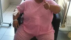 Mide küçültme ameliyatı sonrası felç oldu