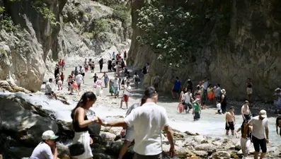 Saklıkent Kanyonu'nda bayram kalabalığı