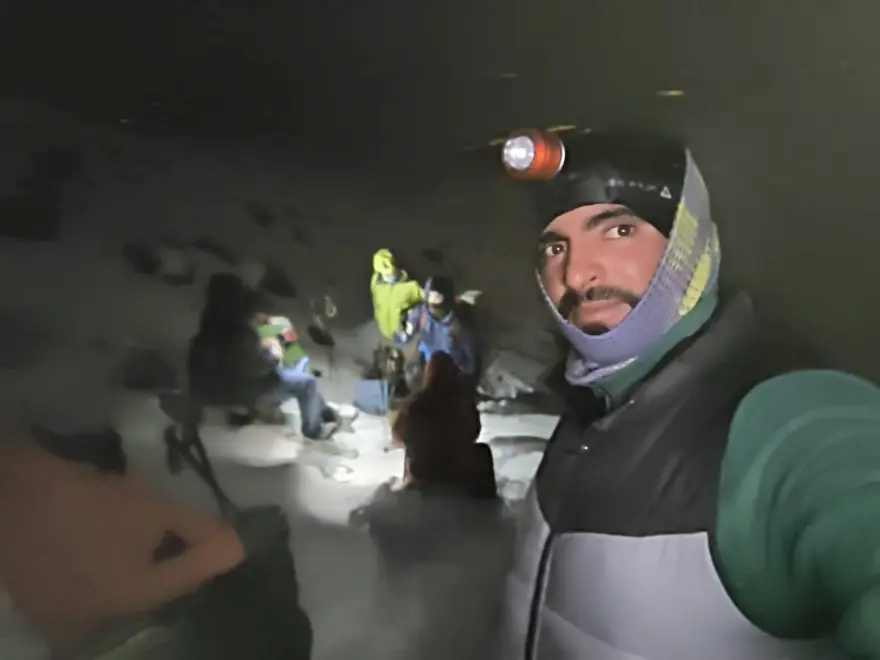 Ağrı Dağı'na zorlu tırmanış: Saçları ve kaşları buz tuttu 1