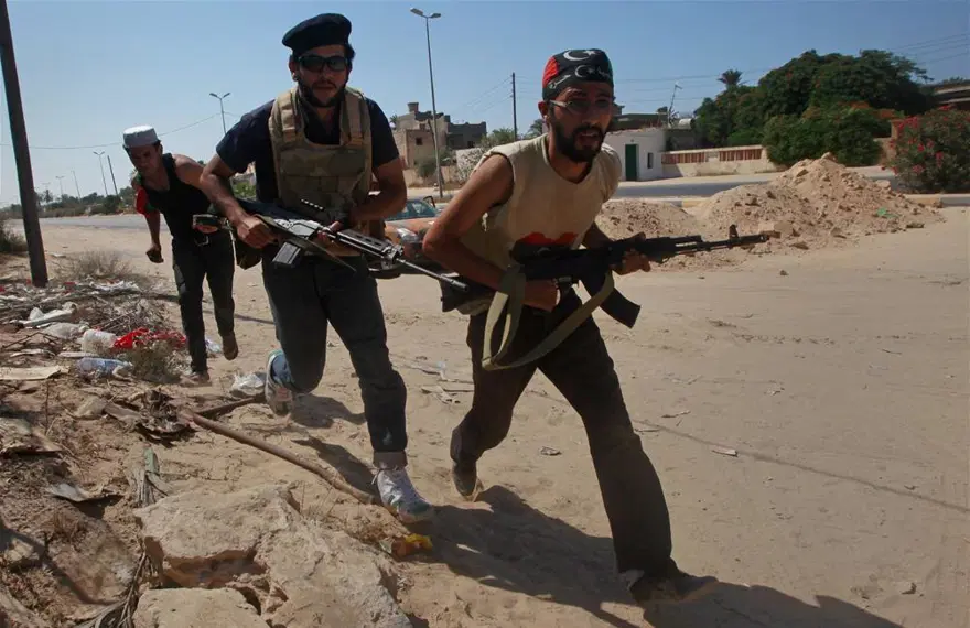 Kaddafi'nin kalesi düştü 33 Kaddafi'nin kalesi düştü 33