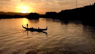 Türkiye'nin en uzun nehri Kızılırmak'ta gondol turu ile keyifli dakikalar