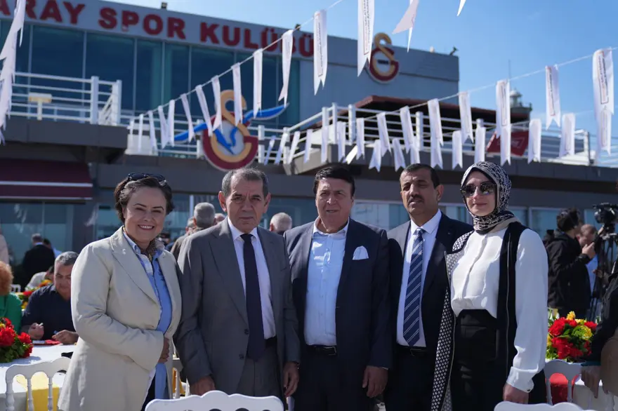 Galatasaray Kulübü Başkanı Özbek: Bana verilen makama hakaret edemezsiniz 3 Galatasaray Kulübü Başkanı Özbek: Bana verilen makama hakaret edemezsiniz 3