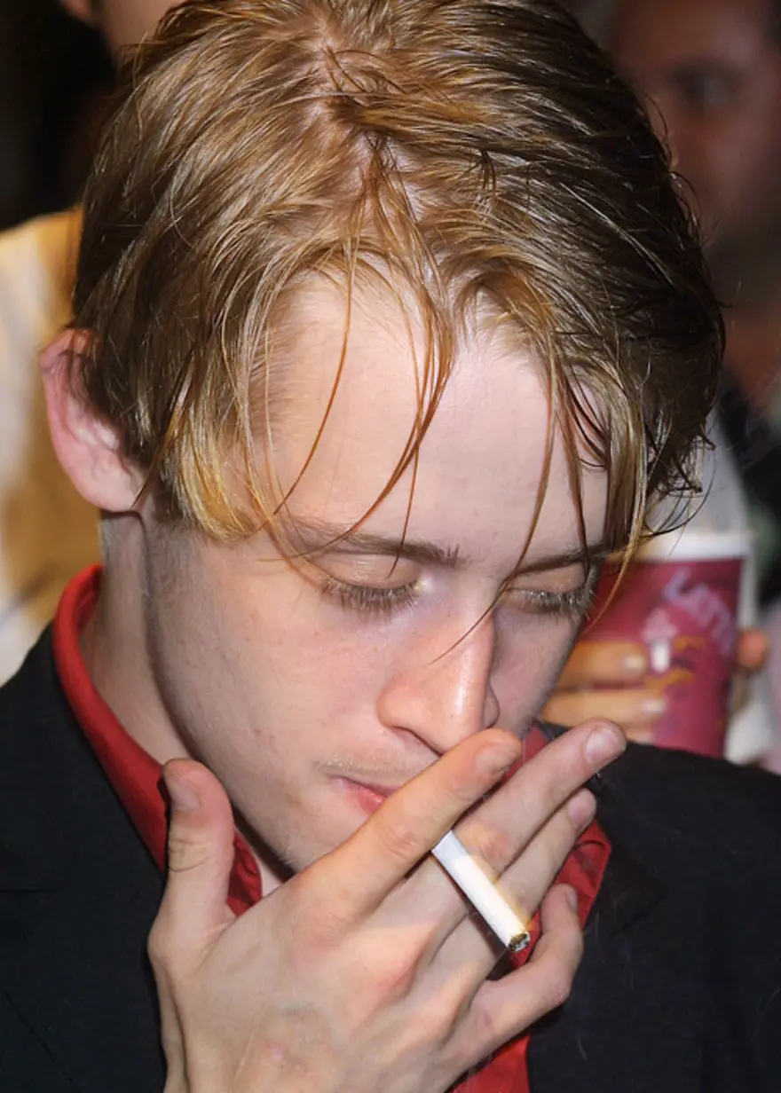 Sigarasız yapamayan ünlüler 28