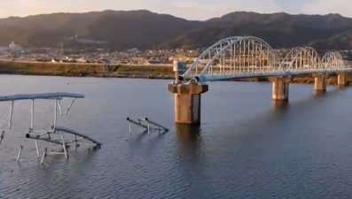 Japonya'da su borularını taşıyan köprü çöktü: 60 bin hane susuz kaldı