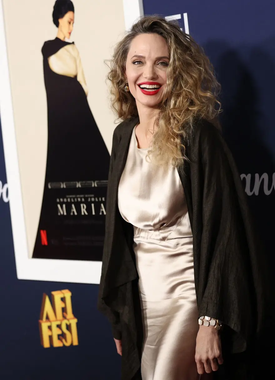 Angelina Jolie'den beklenmedik tarz değişimi 1