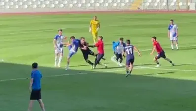 Amatör maçta saha karıştı