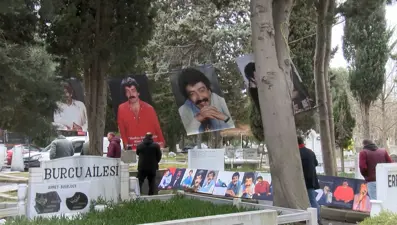 Müslüm Gürses kabri başında anıldı: "Tek aşk her zaman Müslüm baba"