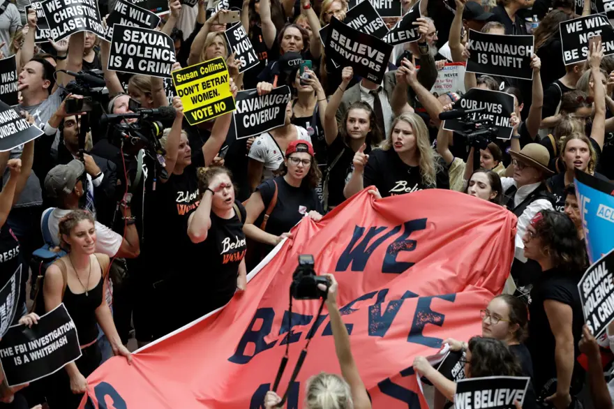 Kavanaugh'u protesto eden Amy Schumer ve Emily Ratajkowski tutuklandı 15
