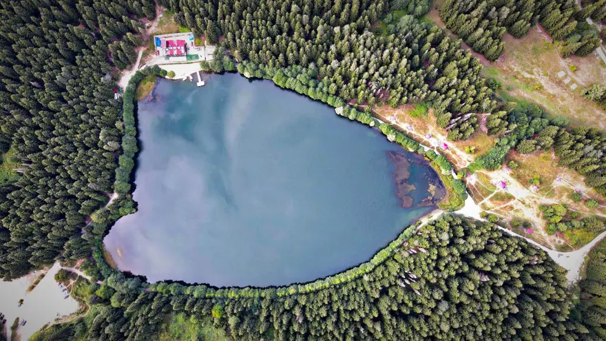 Doğanın kalbinde huzur: Karagöl ziyaretçilerini mest etti 6