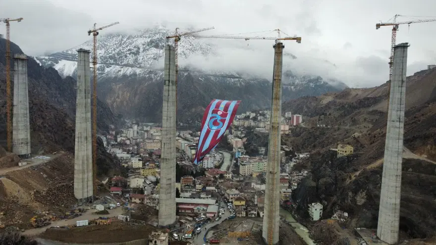 Trabzonspor’un şampiyonluk kutlamaları Artvin'den başladı 1 Trabzonspor’un şampiyonluk kutlamaları Artvin'den başladı 1